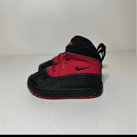 Nike ACG Toddler Boots Red Black 524874-601 Size 5C Weatherproof - Picture 1 of 9